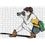 Cakapuzzle Fotoğraf Çeken Şortlu Gezgin Kız 120 Parça Ahşap Puzzle