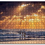 Cakapuzzle Günbatımında Okyanus ve Sahilde Sörfçüler Mdf 255 Parça Puzzle