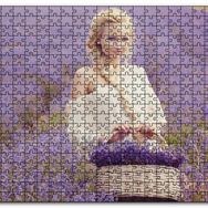Cakapuzzle Lavanta Tarlası ve Sepetli Kız Mdf 1000 Parça Puzzle
