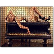 Cakapuzzle Piyano Üzerine Uzanmış Sarışın Kadın Mdf 120 Parça Puzzle