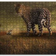 Cakapuzzle Safaride Turistler ve Dev Leopar İllüstrasyon Mdf 1000 Parça Puzzle