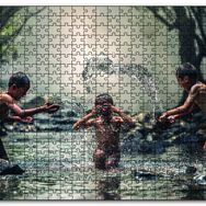 Cakapuzzle Suda Eğlenen Çocuklar Mdf 120 Parça Puzzle