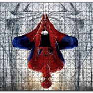 Cakapuzzle Ters Asılı Duran Spider Man Mdf 120 Parça Puzzle