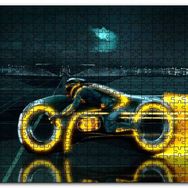 Cakapuzzle Tron Efsanesi Motorsiklet ve Sürücüsü Mdf 1000 Parça Puzzle
