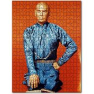 Cakapuzzle Yul Brynner Mavi Parlak Elbiseli Kırmızı Ahşap 1000 Parça Puzzle