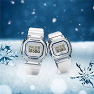 Casio GM-5600LC-7DR Erkek Kol Saati