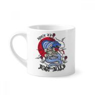 Dıythinker 170 ml Beyaz Hayvan Isırma Yılan Kombinasyon Desenli Mini Kahve Seramik Kupa