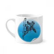 Dıythinker 170 ml Beyaz Kış Spor Kayak ve Kayak Direkleri Desenli Mini Kahve Seramik Kupa