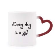 Dıythinker Kırmızı Çok Renkli Every Day Is A Gift İlham verici Isıya Duyarlı Kalp Kupası