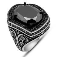Gumush T7746 Siyah Zirkon Taşlı Oval Erkek Gümüş Yüzük