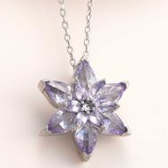 Gumush T7971 Lila Lotus Çiçeği Kadın Gümüş Kolye
