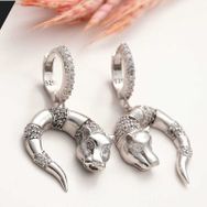 Gumush T8039 ​Sallantılı Kaplan Figürlü Kadın Gümüş Küpe