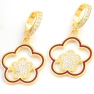 Gumush T8209 Gold Sallantılı Çiçek Desenli Kadın Gümüş Küpe