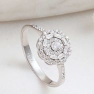 Gumush T8261 Gümüş Zirkon Taşlı Çiçek Kadın Yüzük