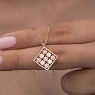 Gumush T8328 Rose Dörtgen Zirkon Taşlı Kadın Gümüş Kolye
