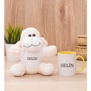 Hediye Dükkanı Kişiye Özel Çiçek Harf Tasarım isim Yazılı Sarı Kupa Bardak ve Peluş Koyun