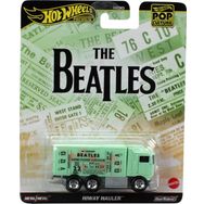 Hot Wheels HVJ45 Pop Culture Premium Arabalar