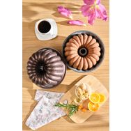 Karaca Cake Pro Lina Kahverengi 25,5 cm Döküm Kek Kalıbı