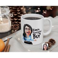 Kişiye Özel Kadın Kimin Sevgilisi Bu Karikatürlü Beyaz Kupa Bardak