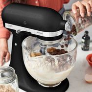 KitchenAid 5KSM185PSEBK 4,8 l Silikon Aksesuarlı 6 Parça Siyah Stand Mikser