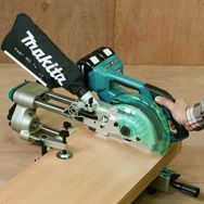 Makita DLS714RT2 2x5.0 AH Akülü Gönye Kesme Makinesi