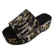 MaNMaNing Slip-On Kamuflaj Kumaş Açık Parmak Kalın Topuk Kama Kadın Sandalet