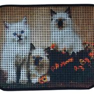 Miapet Elekli Desenli Üç Beyaz Kedi 60x45 cm Kedi Tuvalet Önü Paspası