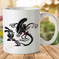 Oswald the Lucky Rabbit Vs Alien Baskılı Kupa