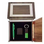 Pilelistore Özel Ahşap Kutulu Yeşil Anahtarlık Kalem ve Çakmak Set