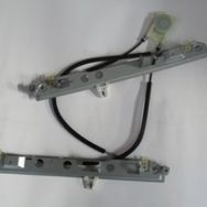 Renault Megane-II 2003-2006 Sol Elektrikli Motorsuz Ön Cam Krikosu