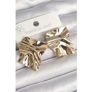Shoecide Pirinç Gold Renk İşlemeli Kare Plaka Model Kadın Küpe