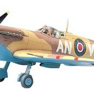 Tamiya 1/48 Spitfire Mk.Vb Trop. Plastik Uçak Maket Kiti