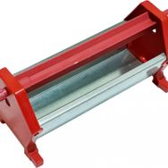 Tavpet Kırmızı 25 cm Metal Fırfırlı Güvercin Yer Yemliği