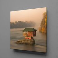 Technopa Denizin Ortasında Ev 90x90 cm Kanvas Tablo
