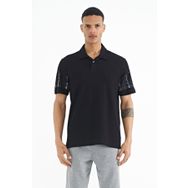 Tommy Life 88240 Siyah Kol Baskı Detaylı Polo Yaka Standart Form Erkek T-shirt
