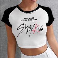 Touz Moda Stray Kids Baskılı Reglan Kol Beyaz Crop Kadın T-Shirt