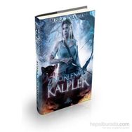 Zincirlenmiş Kalpler - Büşra Toraman