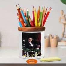 Asilmeydan 449293859 Balkonda Mustafa Kemal Atatürk Ahşap Seramik Kalemlik