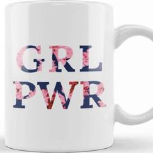 Baskı Dükkanı Girl Power Empowering Floral Background Kupa