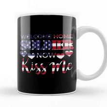 Baskı Dükkanı Welcome Home Soldier Now Kiss Me Usa Flag Patriotic Beyaz Porselen Kupa Bardak