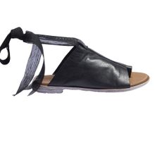 Bueno Shoes 01WN5008 Siyah Deri Parmak Arası Kadın Sandalet