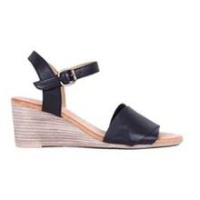 Bueno Shoes 01WQ8601 Siyah Kadın Deri Dolgu Topuklu Sandalet