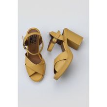 Bueno Shoes 01WY12301 Sarı Deri Topuklu Kadın Sandalet