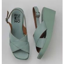 Bueno Shoes 01WY2411 Yeşil Açık Deri Kadın Dolgu Topuklu Sandalet