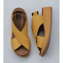 Bueno Shoes 01WY5703 Sarı Deri Kadın Dolgu Topuklu Sandalet