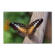 Cakapuzzle Ağaç Üzerinde Sarı Siyah Kelebek 120 Parça Ahşap Puzzle