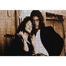 Cakapuzzle Desperado Antonio Banderas ve Salma Hayek 120 Parça Ahşap Puzzle