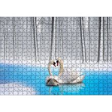 Cakapuzzle Karlı ve Buzlu Göldeki Romantik Kuğu Çifti 120 Parça Ahşap Puzzle