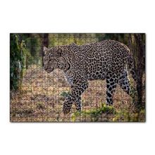 Cakapuzzle Kuru Otlar Üzerinde Yürüyen Leopar 120 Parça Puzzle