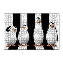 Cakapuzzle Madagaskar Penguenleri Siyah Beyaz Görseli 120 Parça Ahşap Puzzle